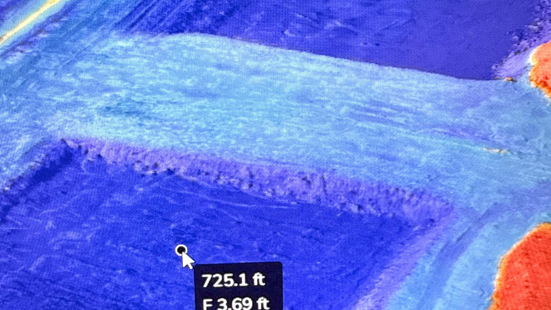 Cut/fill color surface with a modeled fill value at one control point